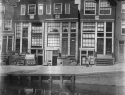 G. H. Breitner, Gezicht op de Palmgracht te Amsterdam, 1889/1895, photograph, RKD ( Netherlands Institute for Art History) 